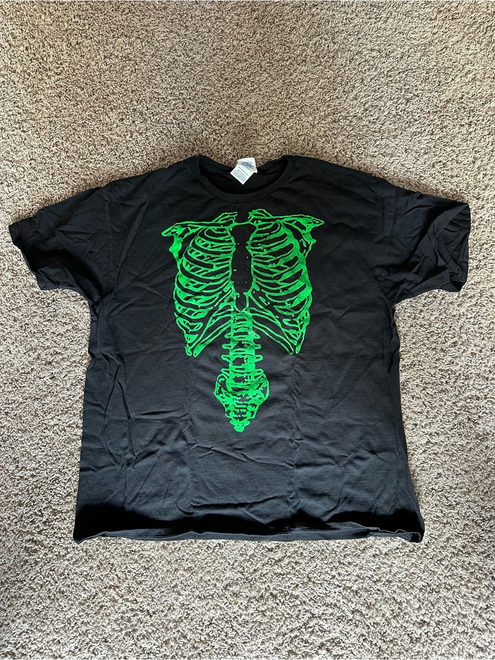 This is Spinal Tap - Black T-Shirt with Green Skeleton Print - Men’s XL